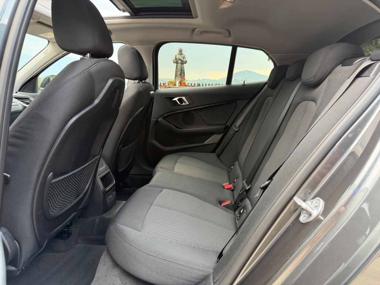 Bmw 116 116d 5p. Business Advantage