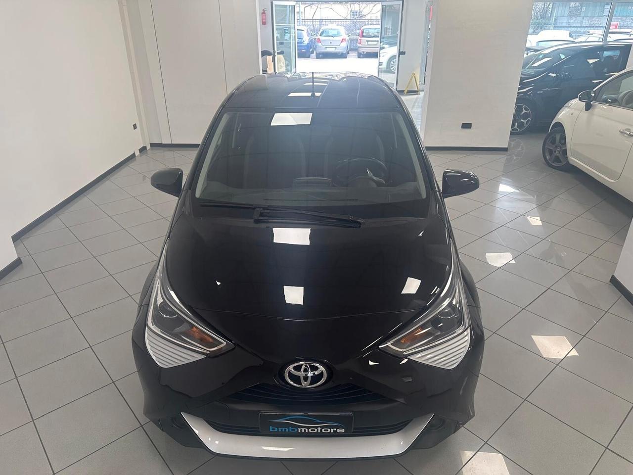 Toyota Aygo Connect 1.0 VVT-i 72 CV 5 porte x-clusiv MMT