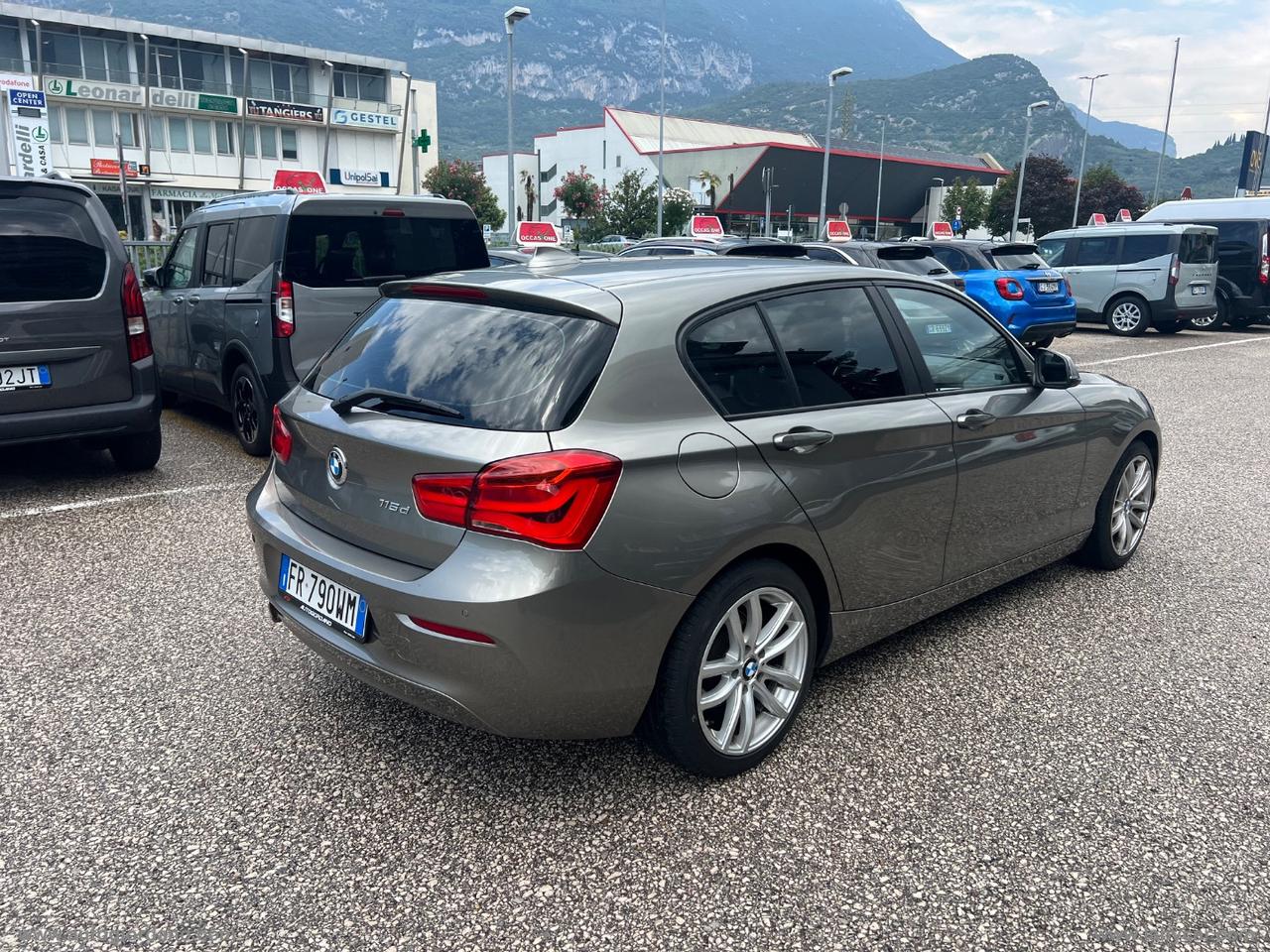 BMW 116d 5p. Urban