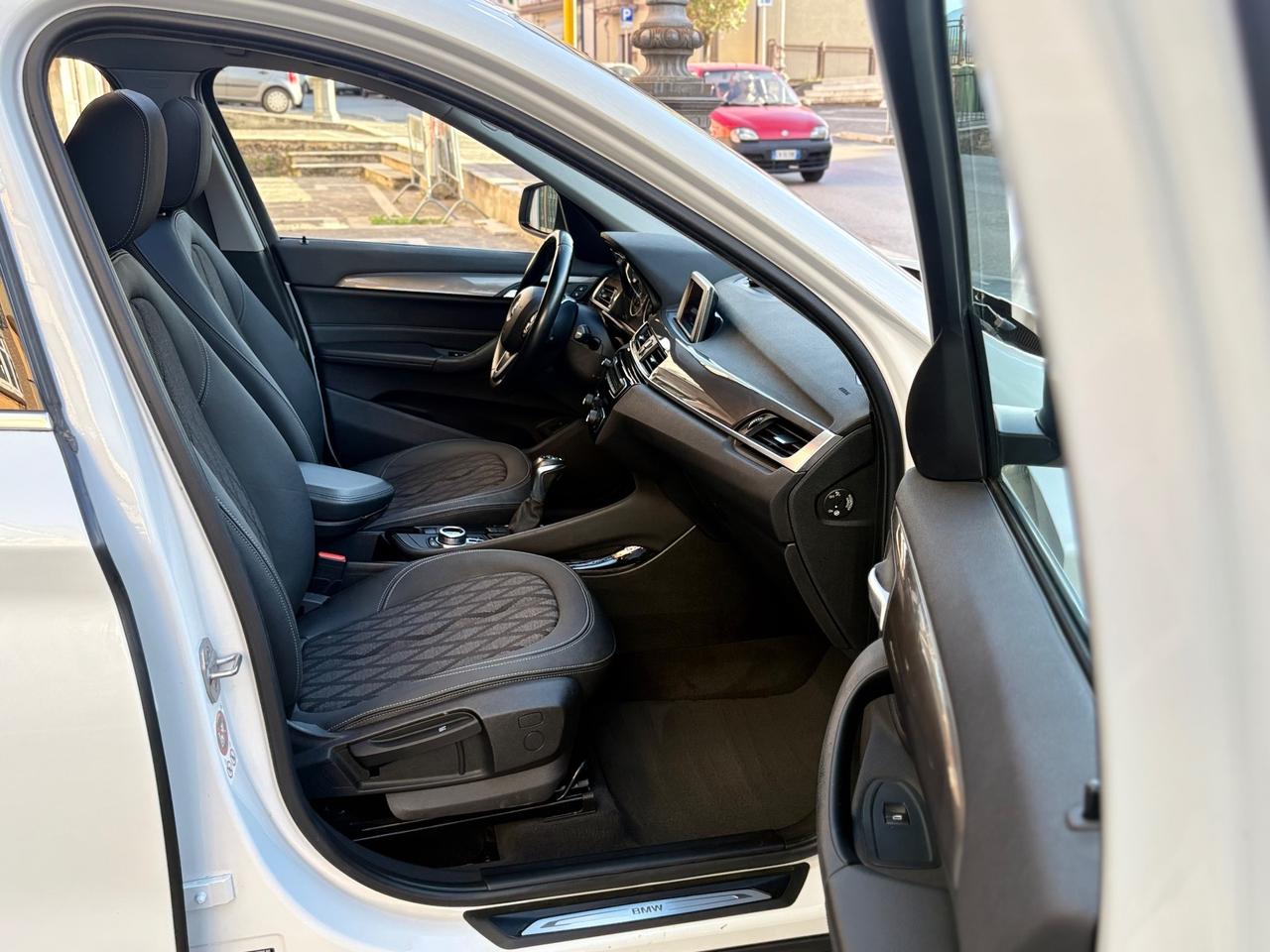 BMW X1 SDrive20d xLine FULL/LED/NAV/TETTO