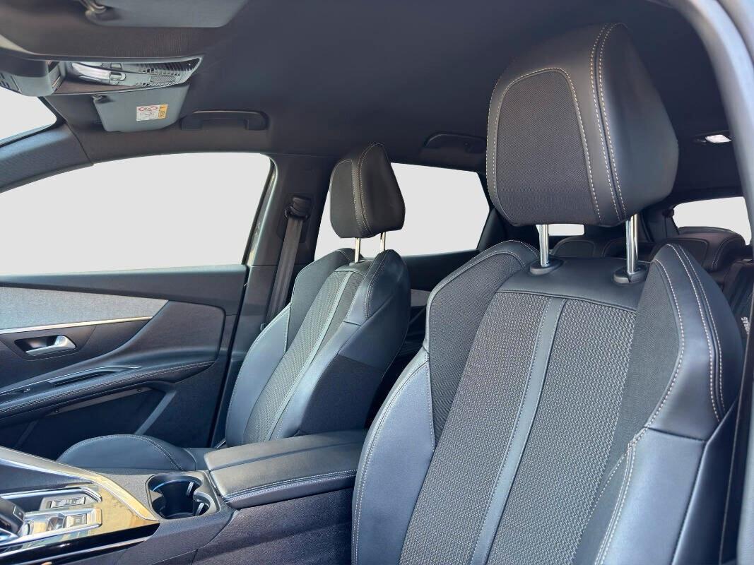 Peugeot 3008 BlueHDi 130 EAT8 GT 2022