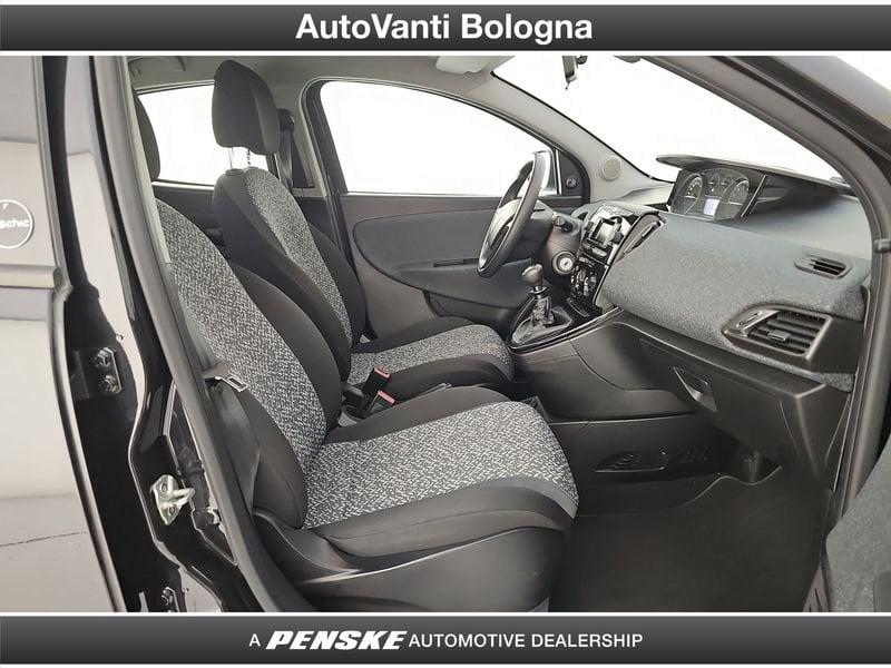 Lancia Ypsilon 1.2 69 CV 5 porte GPL Ecochic Silver