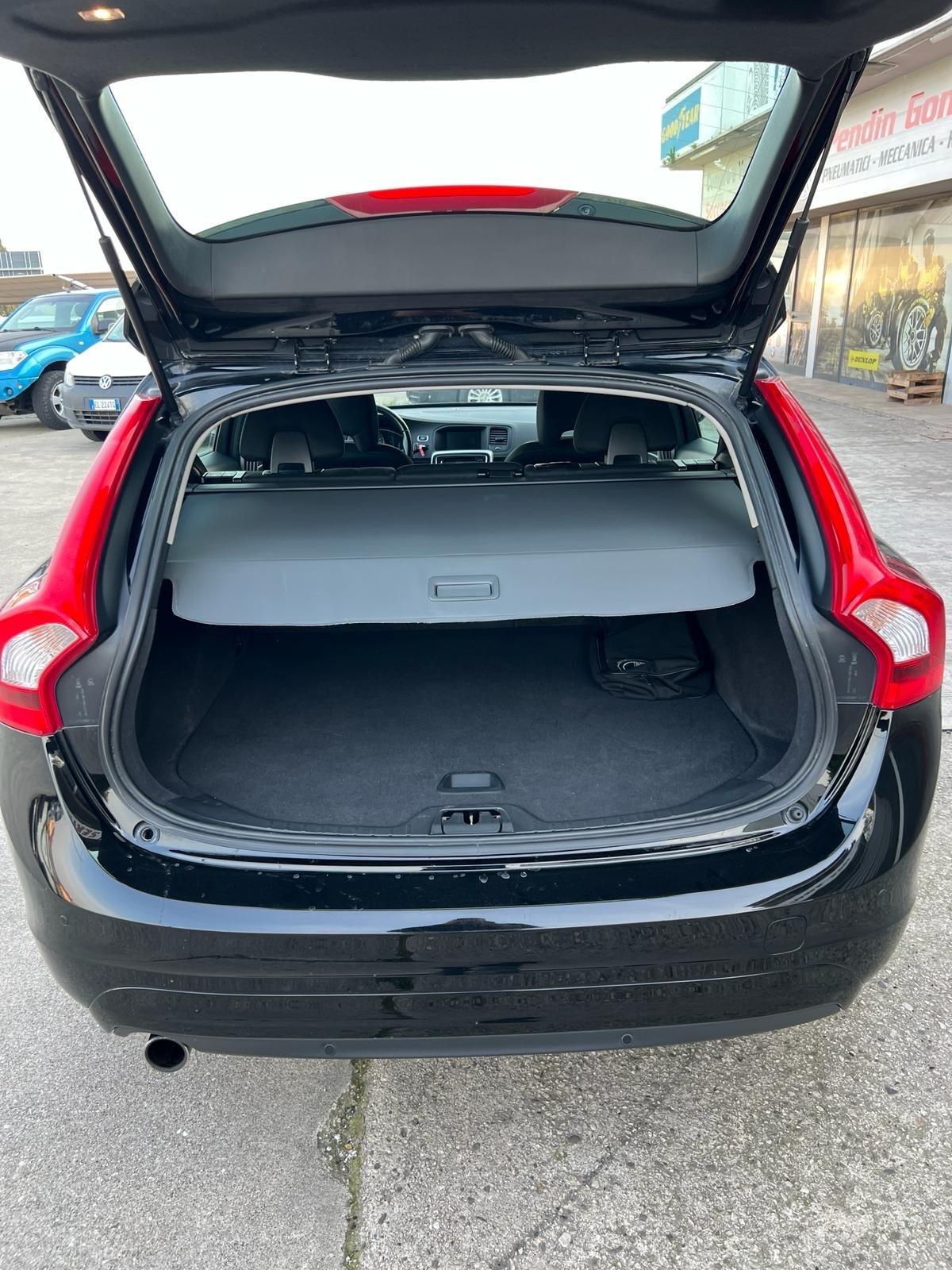 VOLVO V 60 SW 2.0 DIESEL ANNO 2018