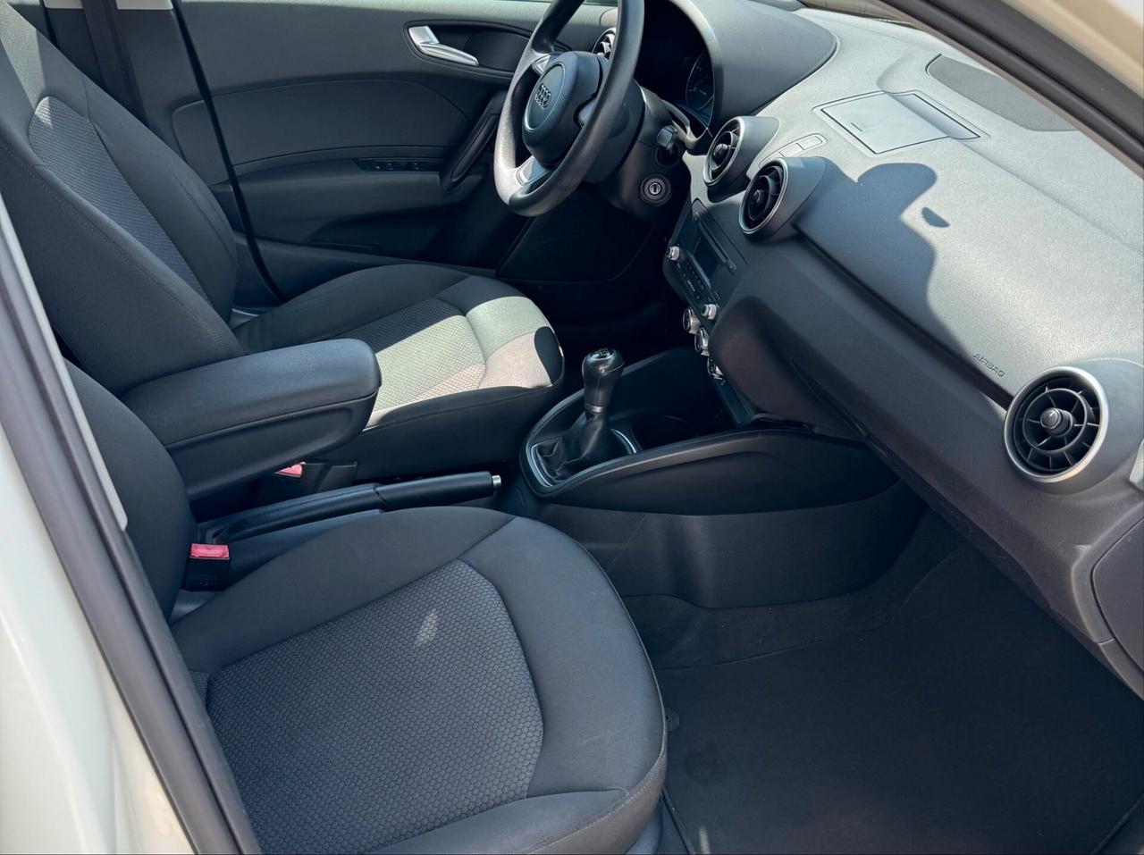 Audi A1 1.6 TDI 105 CV 5 PORTE Ambition Manuale PERFETTA
