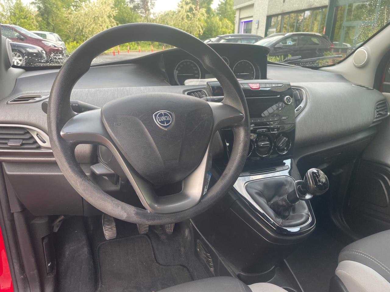 Lancia Ypsilon 1.2 69 CV 5 porte S&S*Neopatentati*