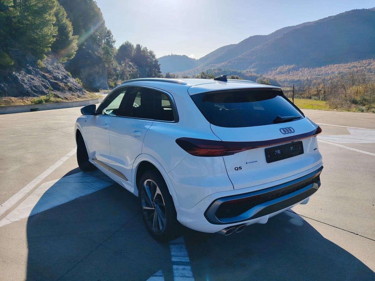 Audi Q5 2.0Tdi 204Cv Hybrid S-line Esterno NUOVA Pronta Consegna