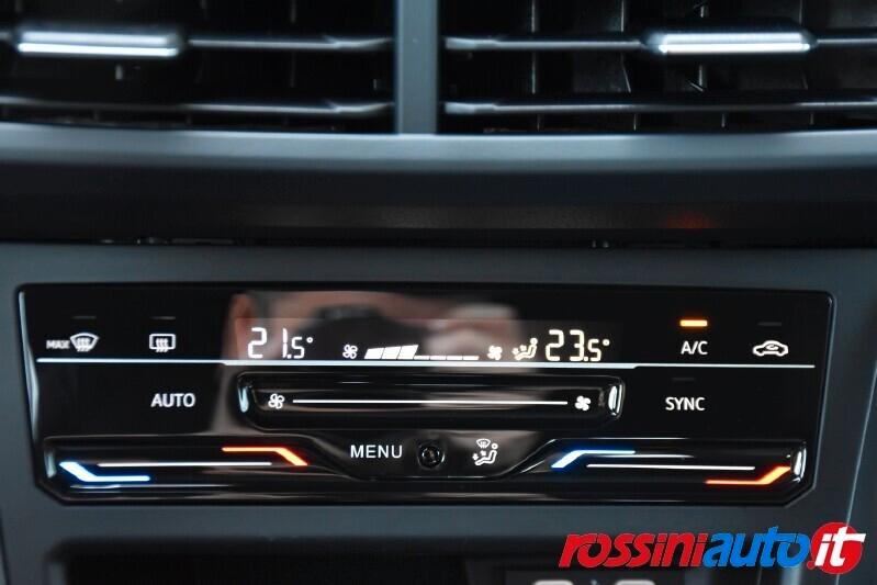 VOLKSWAGEN TAIGO 1.0 TSI 116 CV DSG R-LINE + MATRIX LED R18 REA