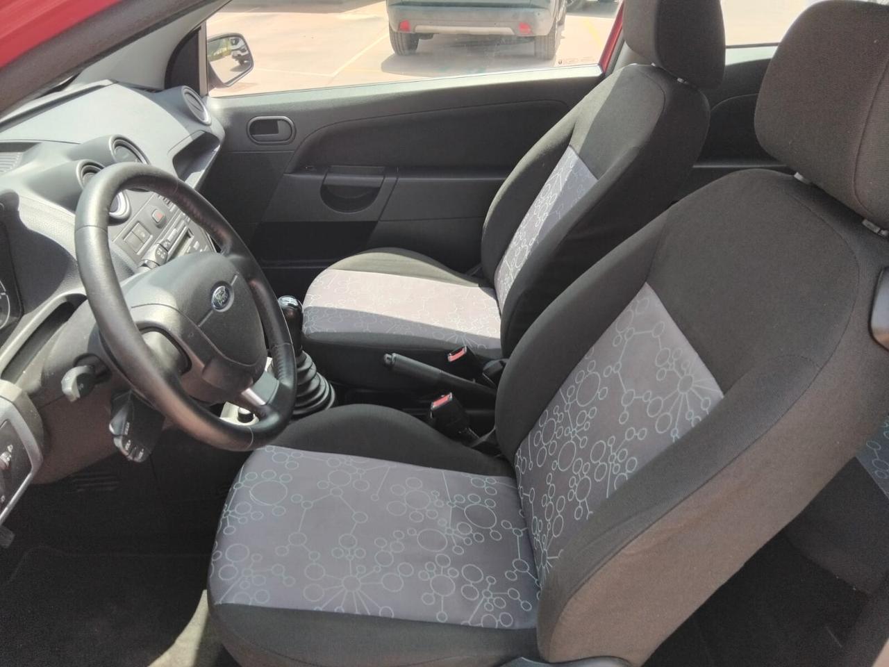 FORD FIESTA 1.2 TITANIUM CLIMA RADIO