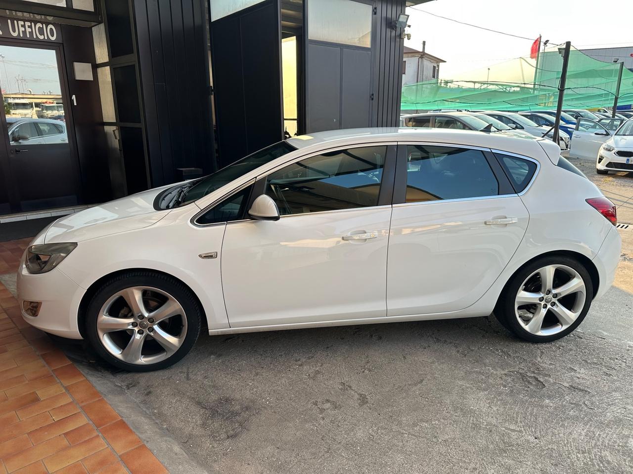 Opel Astra 1.4 Turbo 140CV 5 porte Cosmo