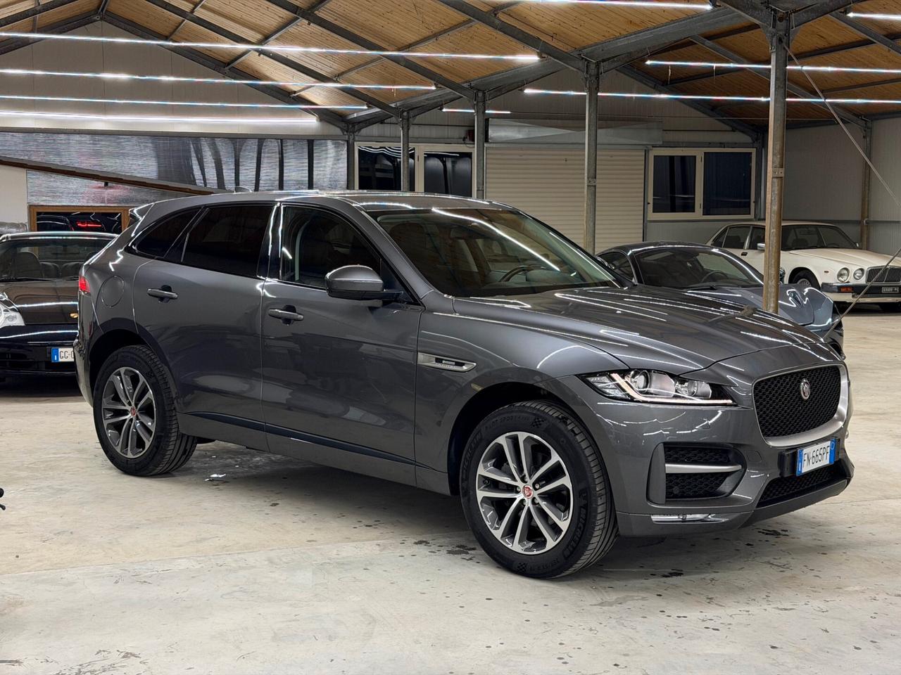 Jaguar F-Pace 240cv R-Sport - 24 MESI DI GARANZIA
