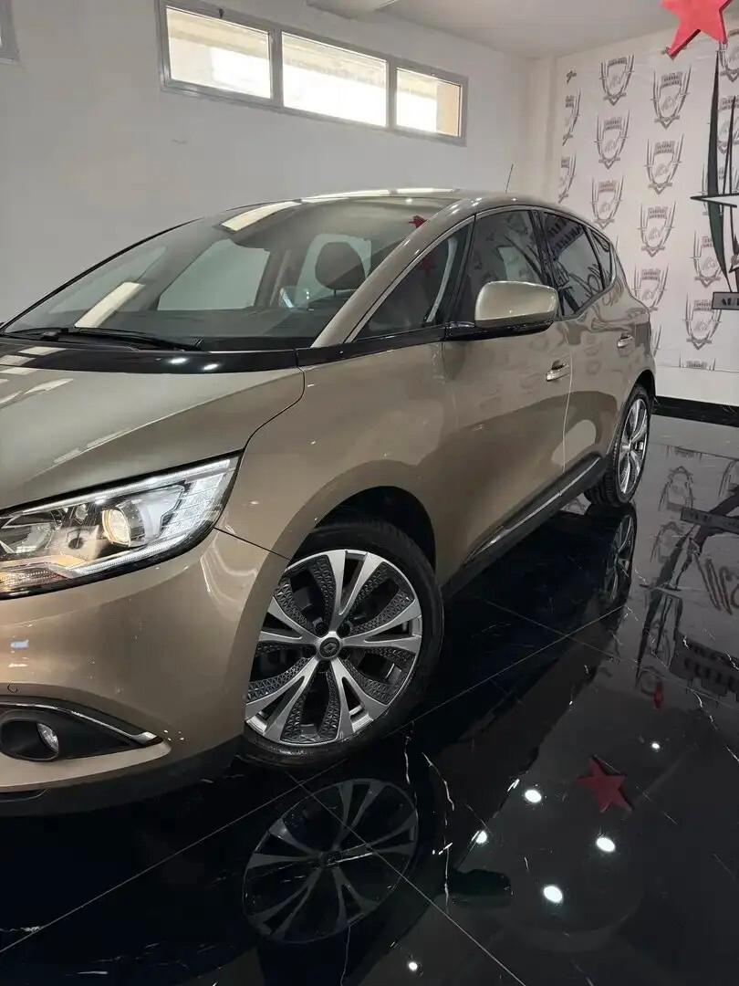 Renault Scénic dCi 8V 110 CV EDC Energy Intens