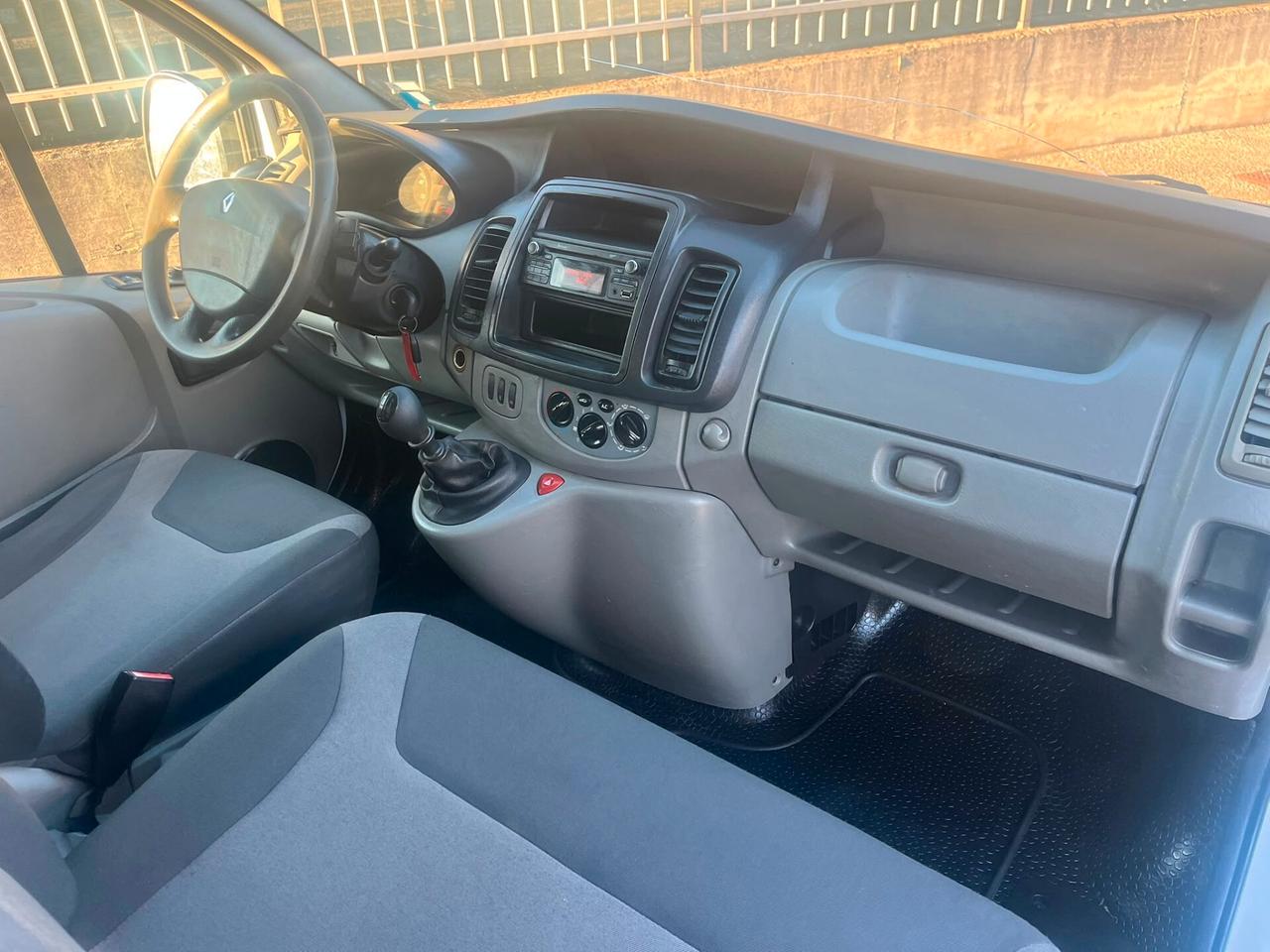 Renault trafic 2.0 dci