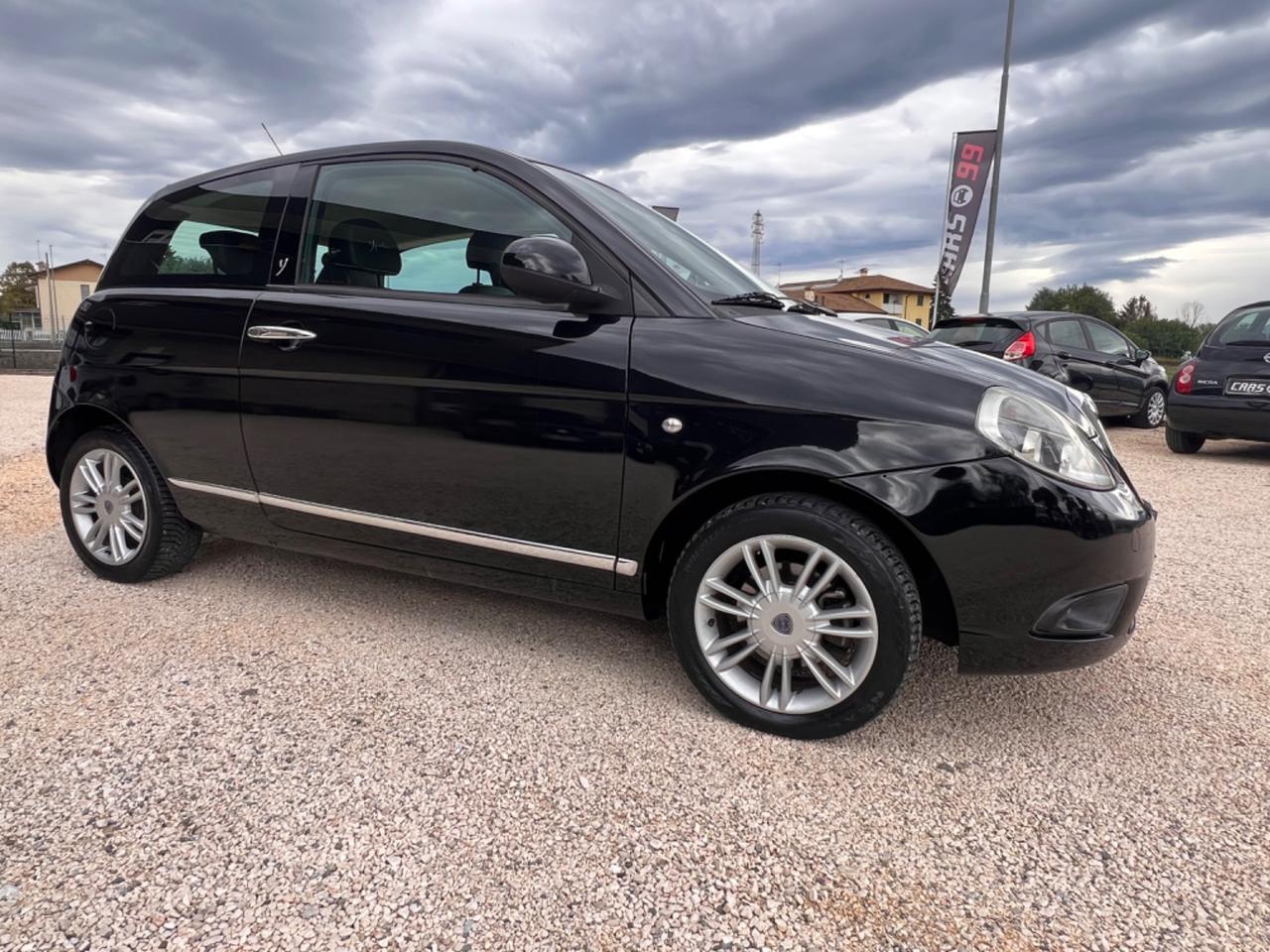 Lancia Ypsilon 1.2 69 CV Platinum