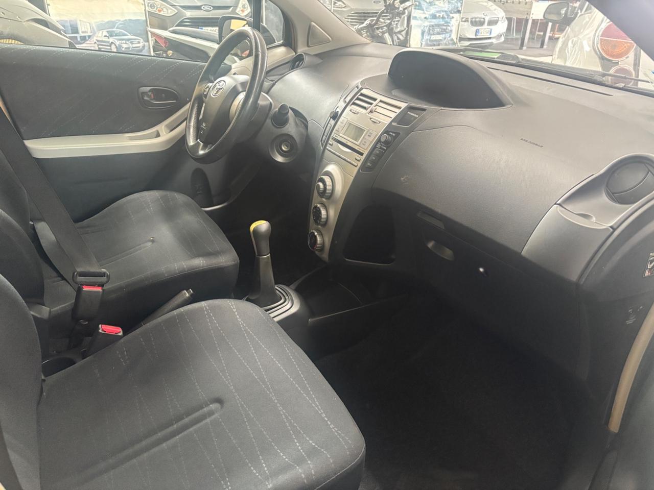 Toyota Yaris 1.0 5 porte Sol