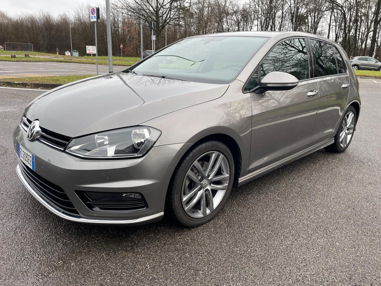 Volkswagen Golf 1.4 TSI 5p. R-Line-Automatik-Neopatentati -.