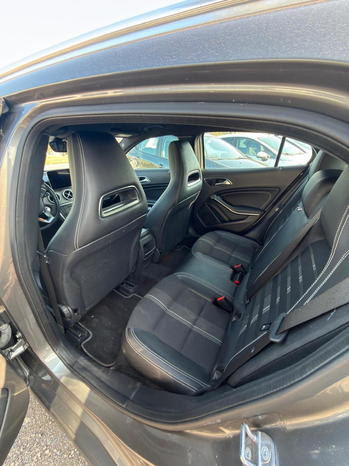 Mercedes-benz GLA 180 Premium
