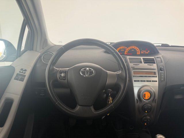 TOYOTA Yaris 1.0 5P LuXuRy Pack