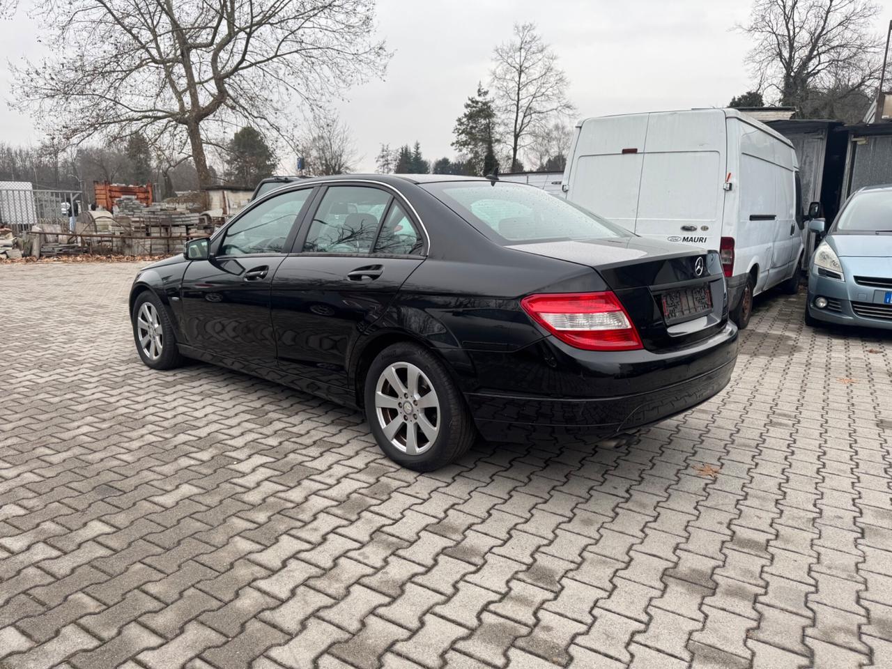 Mercedes-benz C 220 CDI BlueEFFICIENCY Avantgarde