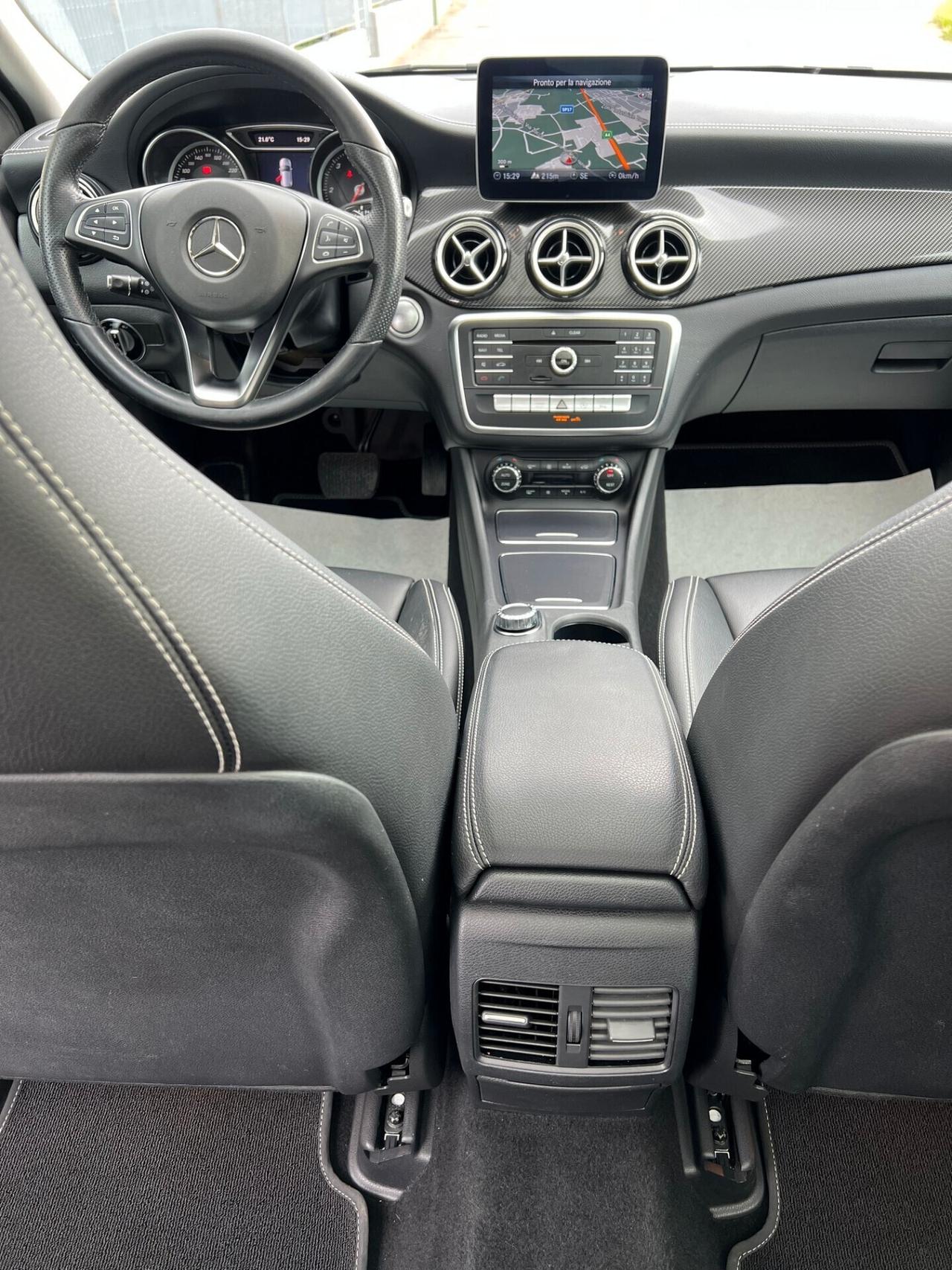 Mercedes-benz GLA 200 d Automatic Premium Night Edition