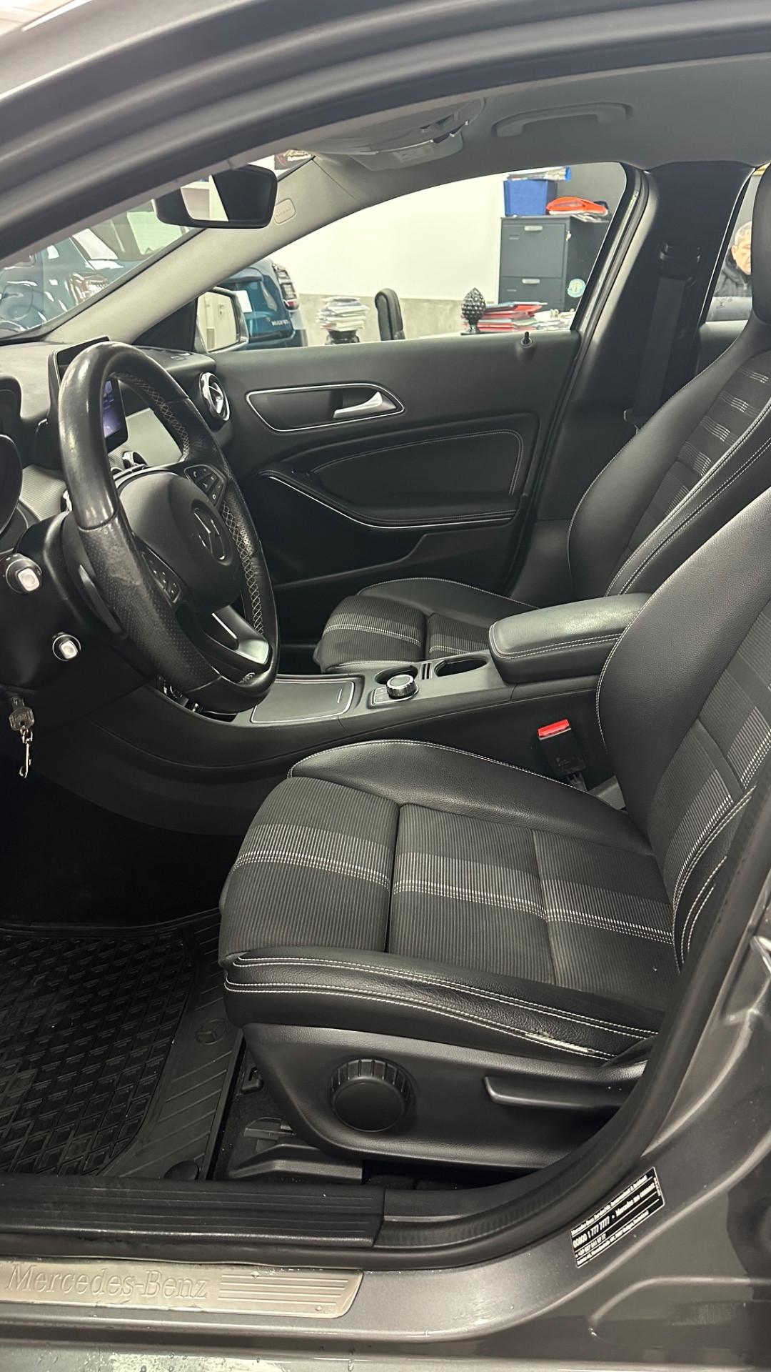 Mercedes-benz GLA 200 d Premium