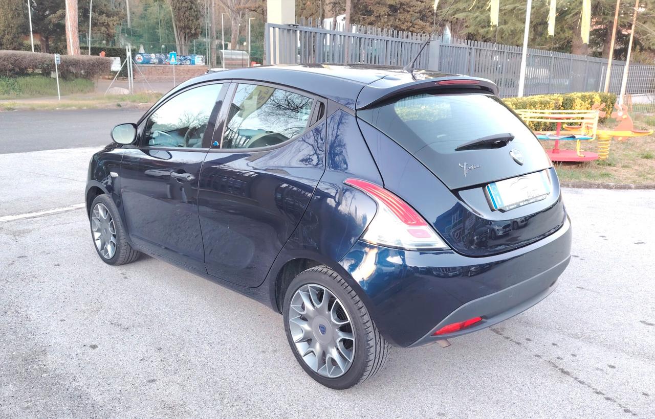 Lancia Ypsilon 1.2 69 CV 5 porte S&S Platinum