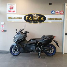 Yamaha T-Max 560 - 2025