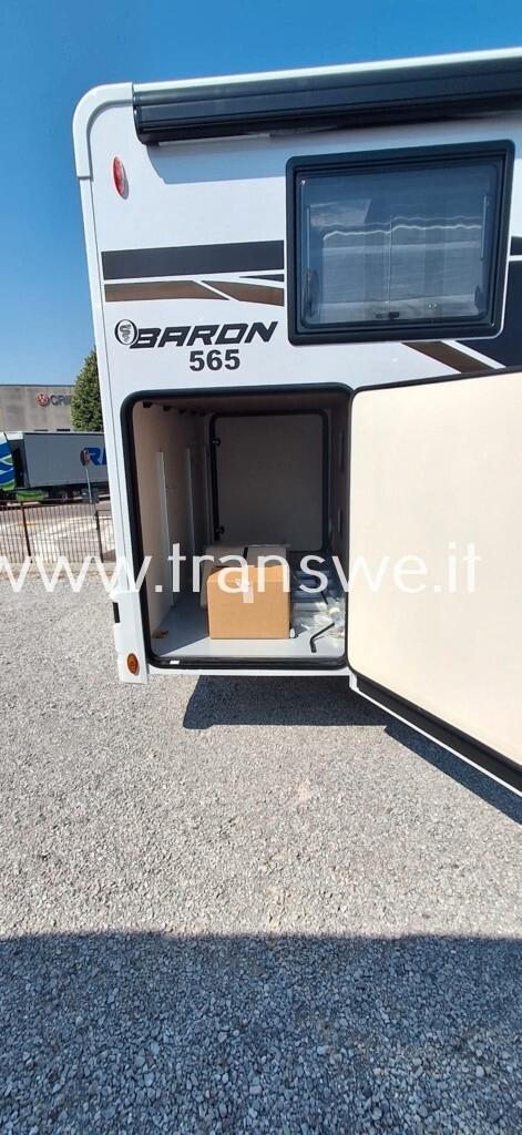 Elnagh Baron 565 camper semintegrale con letti gemelli