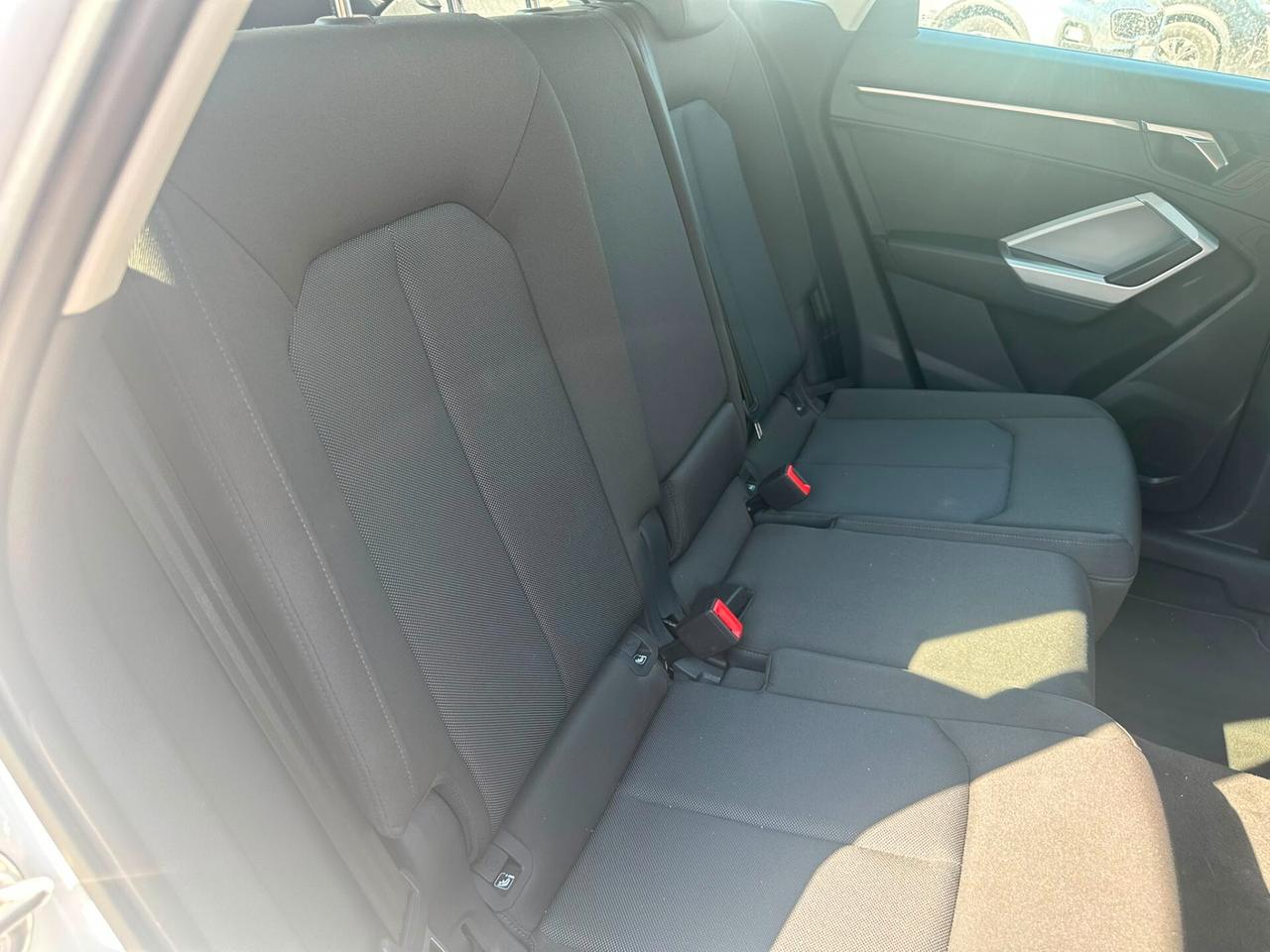 Audi Q3 35 TDI quattro S tronic Business