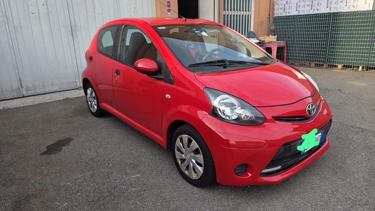 Toyota Aygo 1.0 12V VVT-i 5 porte Lounge Connect