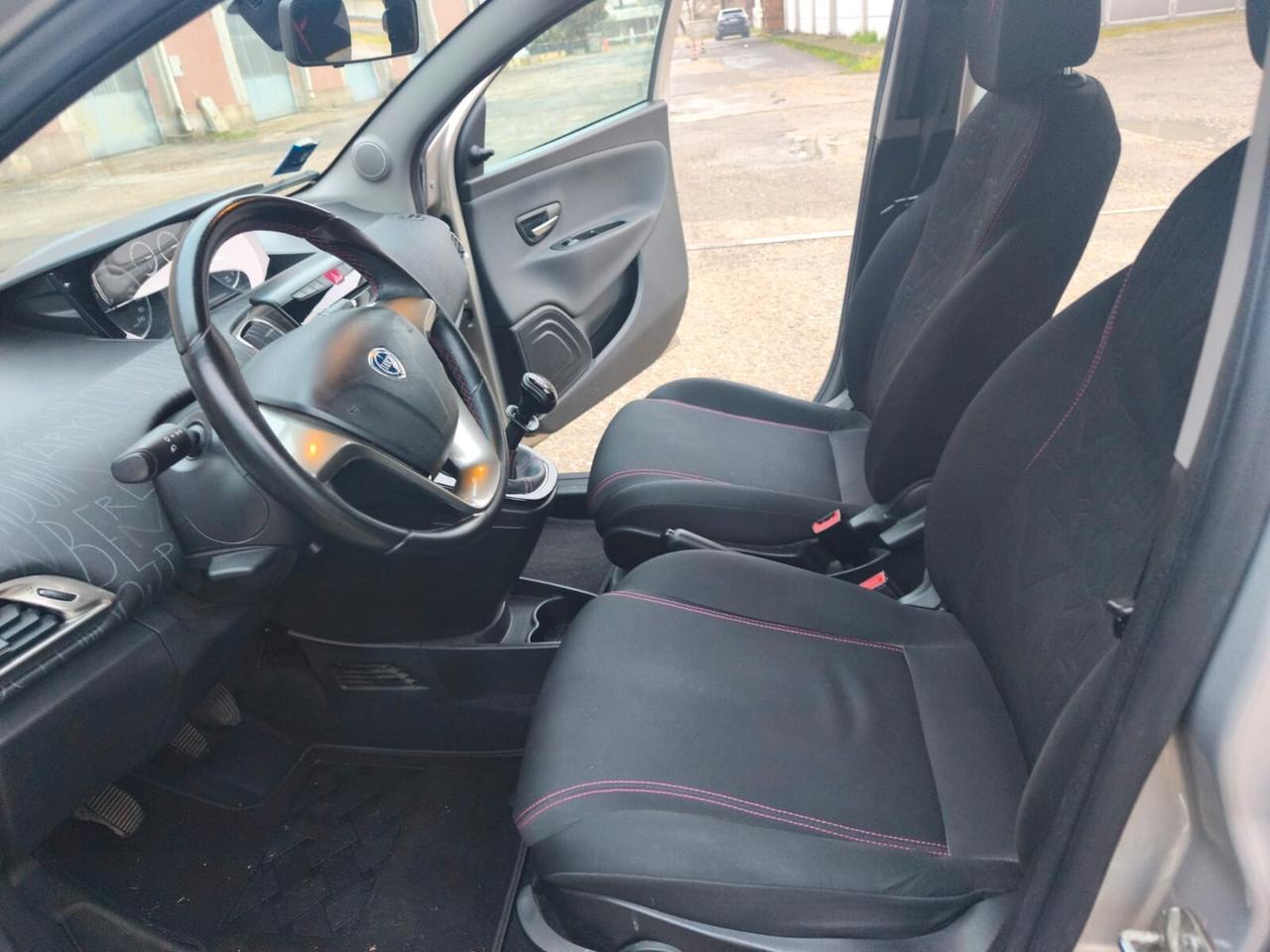 Lancia Ypsilon 2014---1.2 Benzina Neopatentati