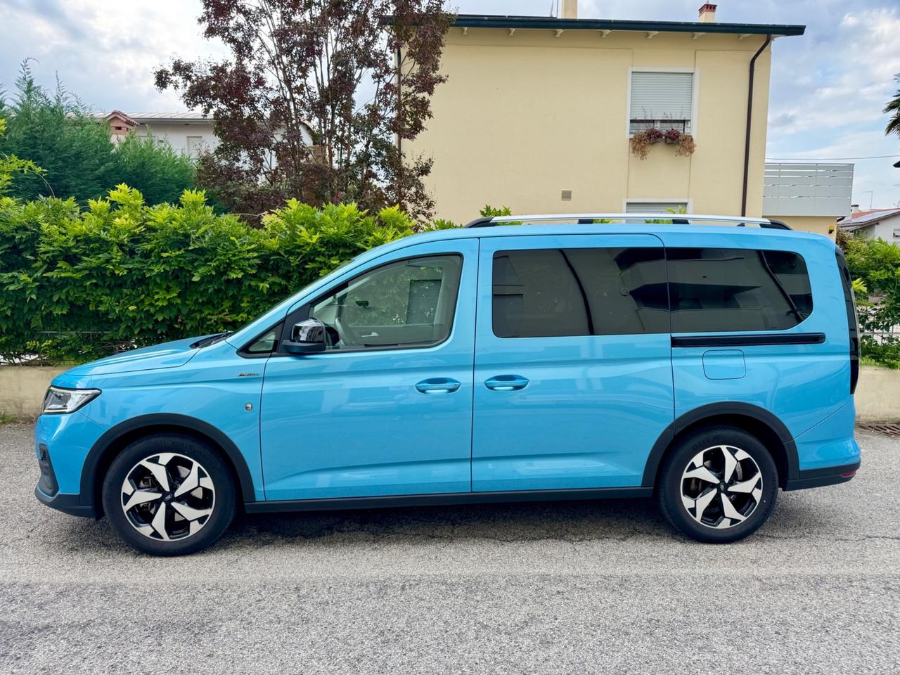Ford Tourneo Connect Grand 1.5 EcoBoost 114 CV Active PASSO LUNGO