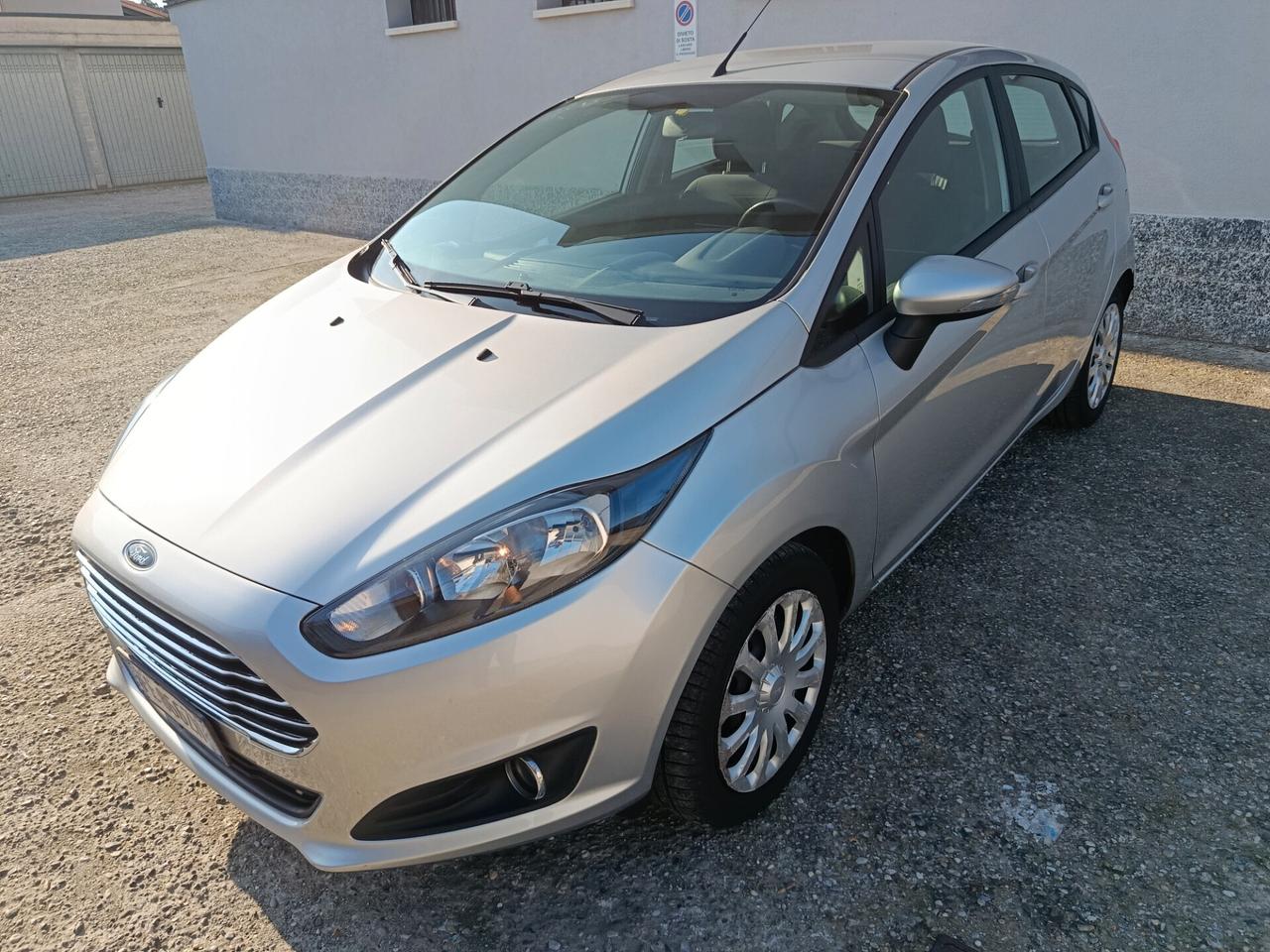 Ford Fiesta 1.5 TDCi 75CV 5 porte Business DOPPIO TRENO PNEUMATICI CON CERCHI