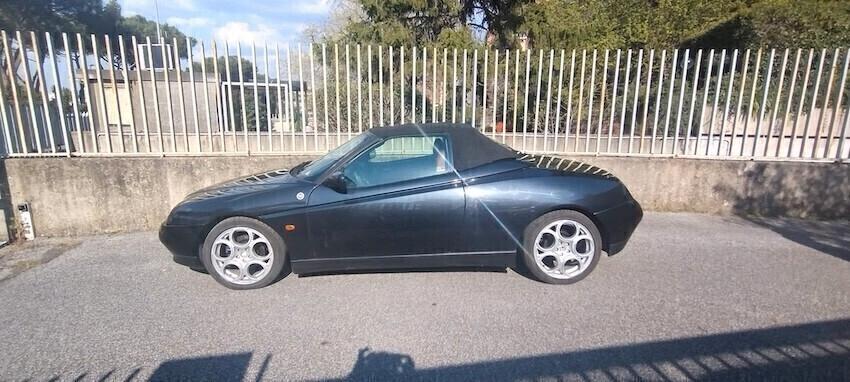 Alfa Romeo Spider 3000 v6