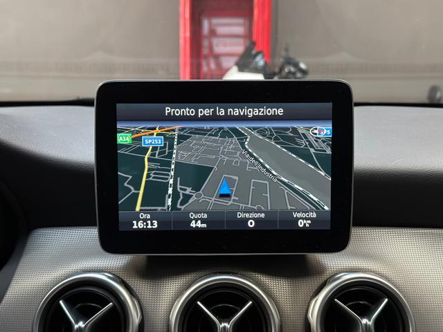 MERCEDES-BENZ GLA 180 d Automatic Sport