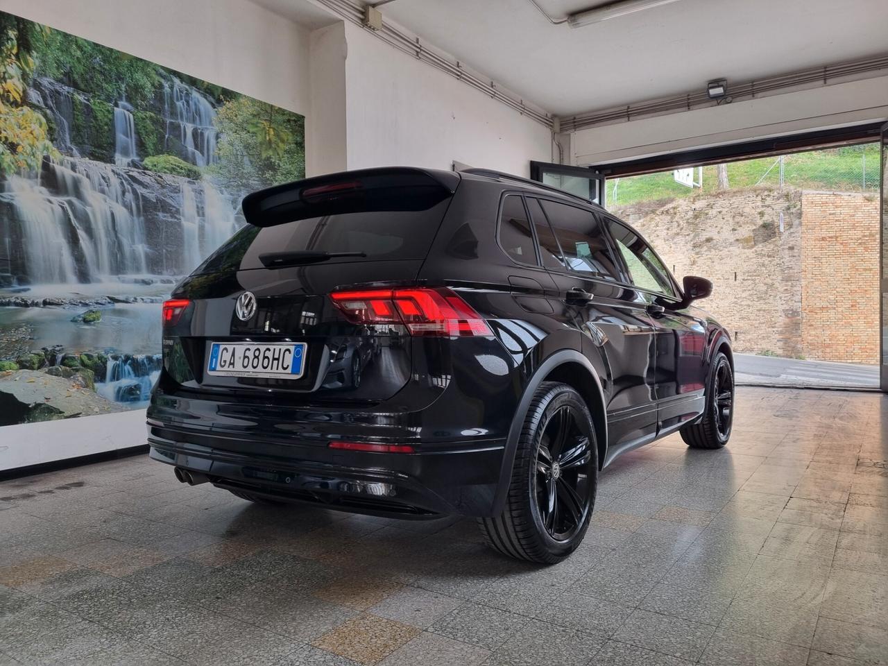 Volkswagen Tiguan 1.6 TDI R-Line, Black Pack, Full led