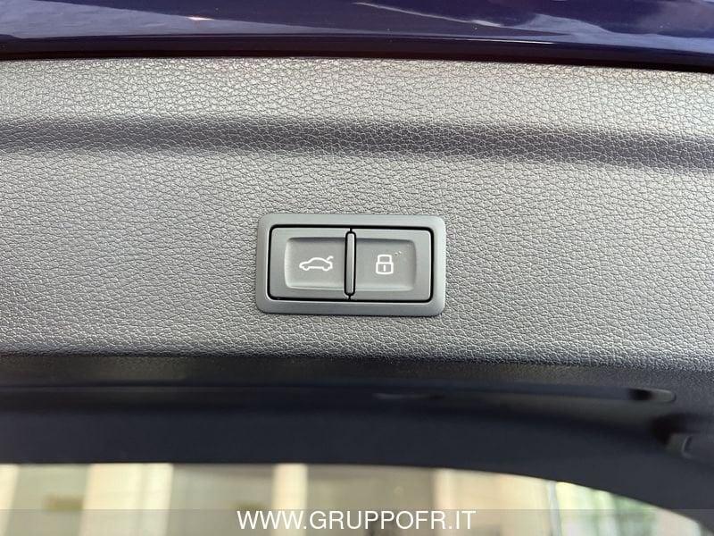 Audi Q3 SPB 35 TDI S tronic Identity Black