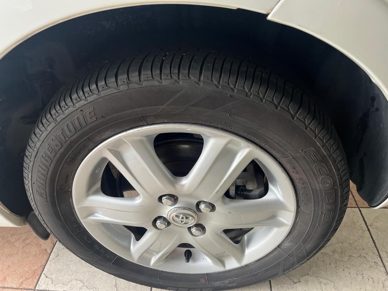 Toyota iQ 1.0