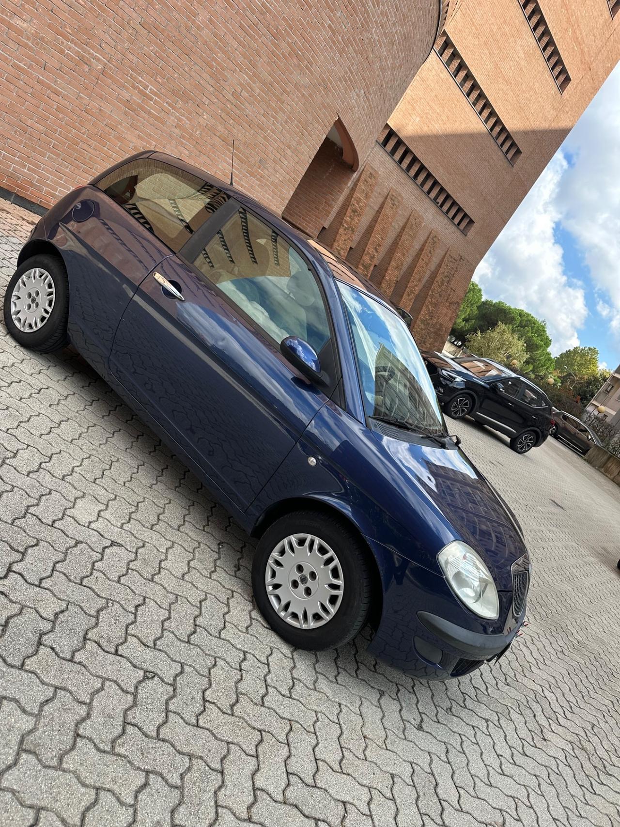 Lancia Ypsilon 1.3 MJT 90 CV Platino