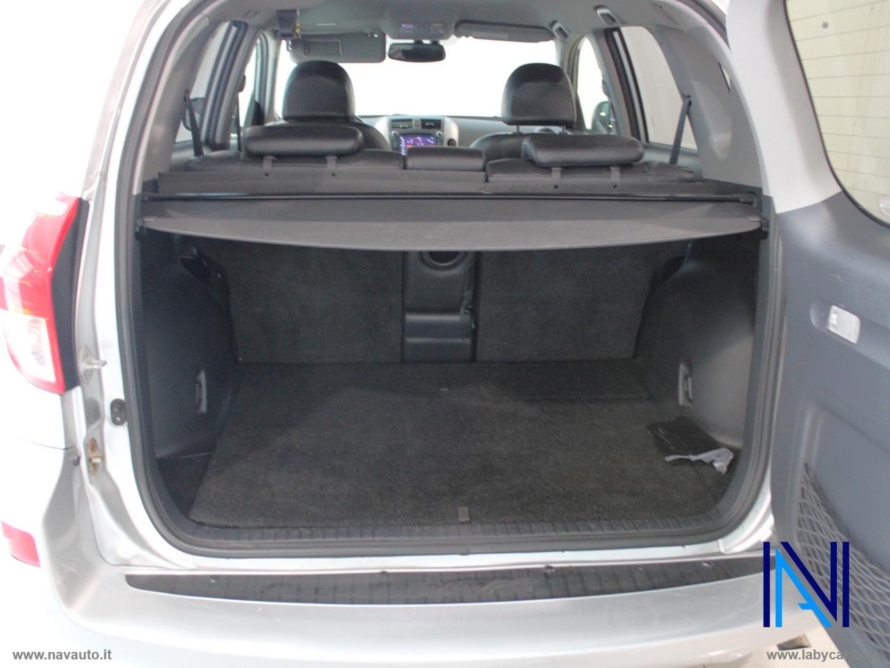 TOYOTA RAV4 2.2 D-4D 177 CV Luxury
