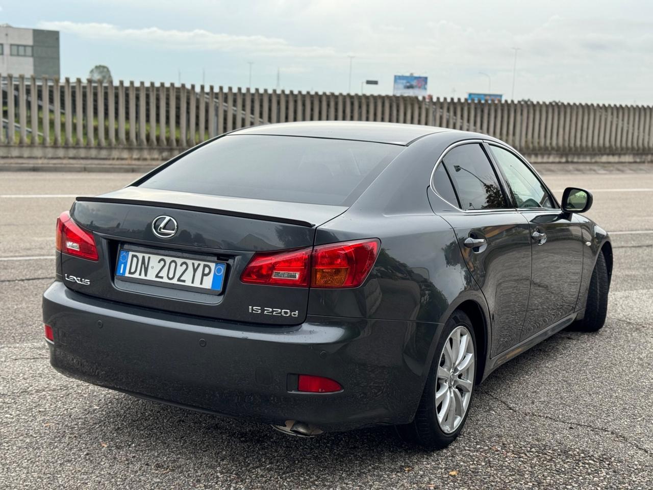 Lexus IS 220d 2.2 16V Luxury