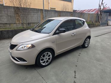 Lancia Ypsilon 1.2cc 69cv 5 porte Gold