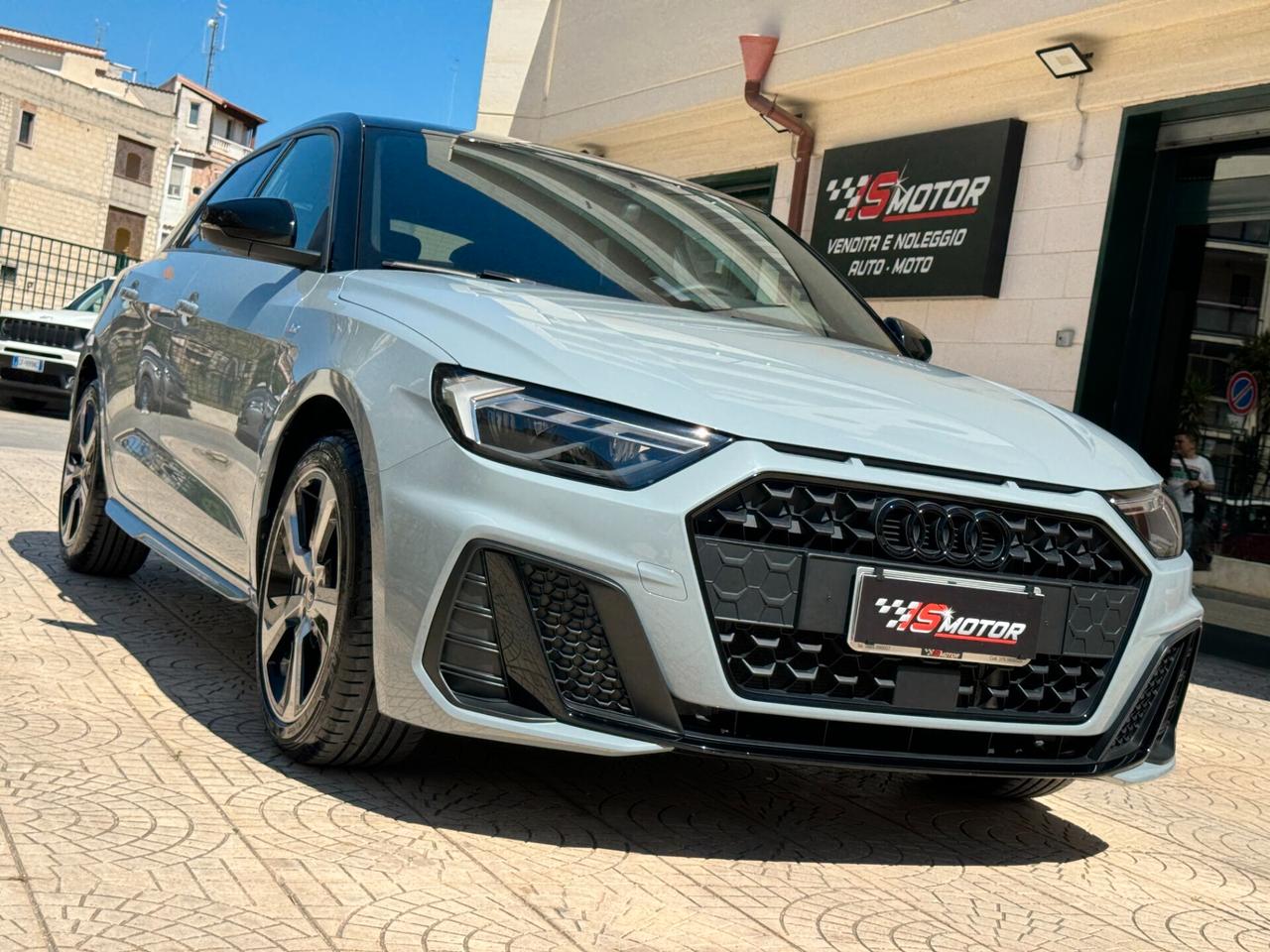 Audi A1 Sportback 25 1.0 tfsi S Line Identity Black