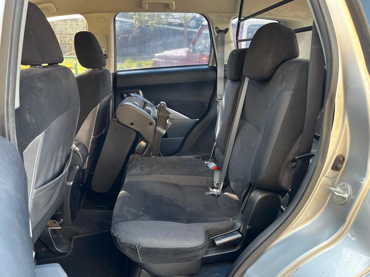 Mitsubishi Outlander 2.0 DI-D Invite DPF