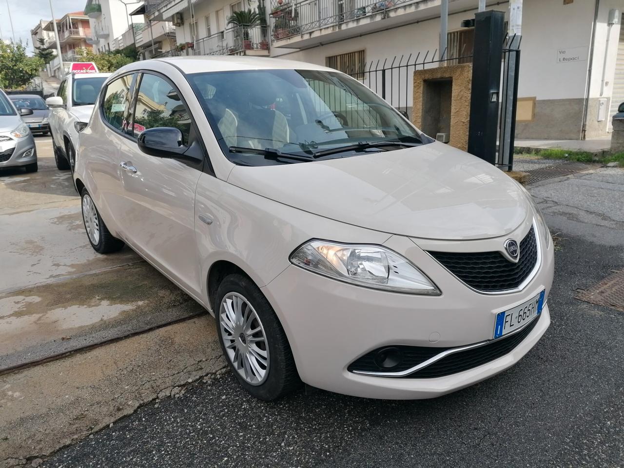 Lancia Ypsilon 1.2 69 CV 5 porte GPL Ecochic Gold