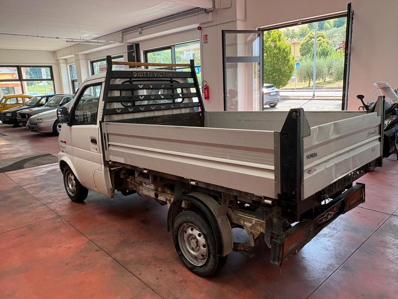 GIOTTI VITTORIA FURGONE CASSONE 4X4 benz.1.3 TRILATERALE km 102.052 certificati