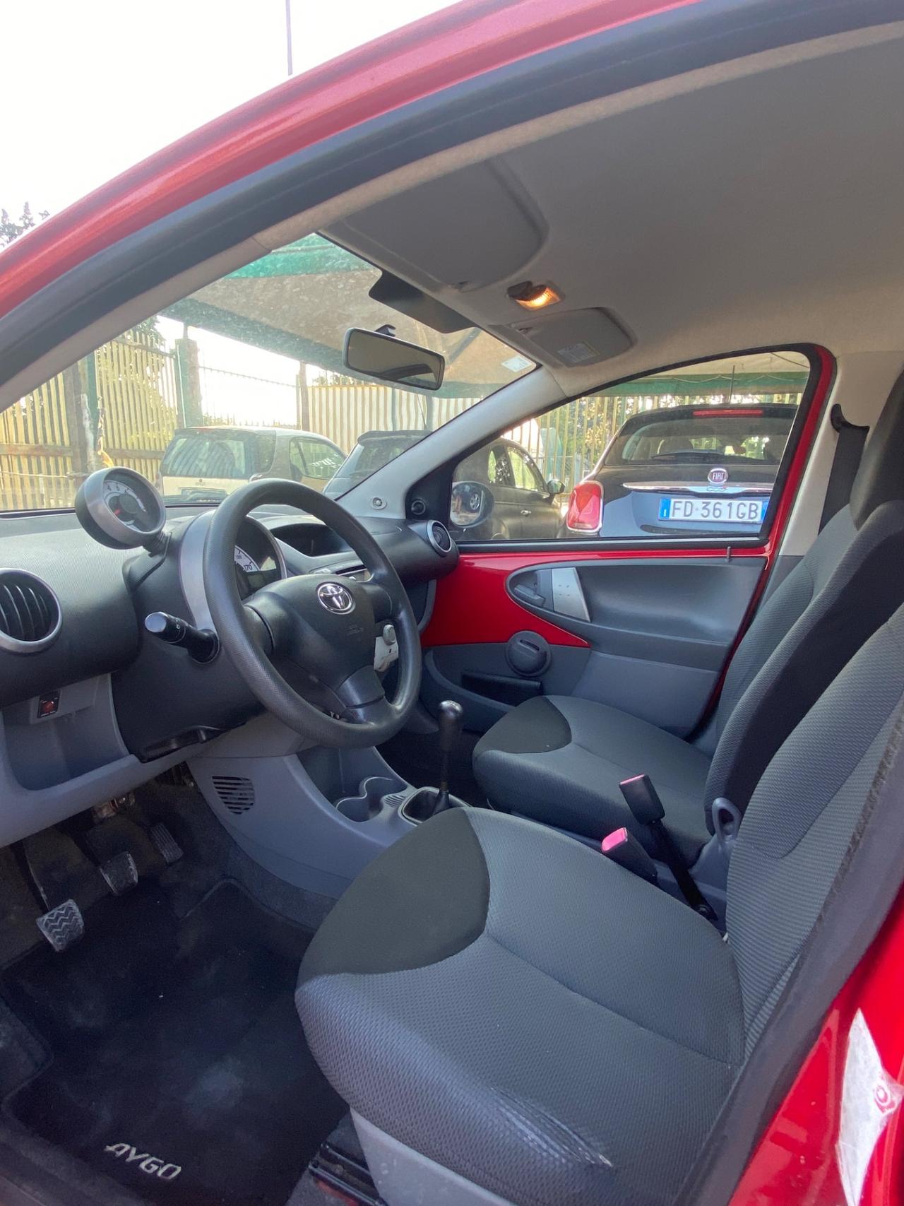 Toyota Aygo 1.0 12V VVT-i 5 porte Sol