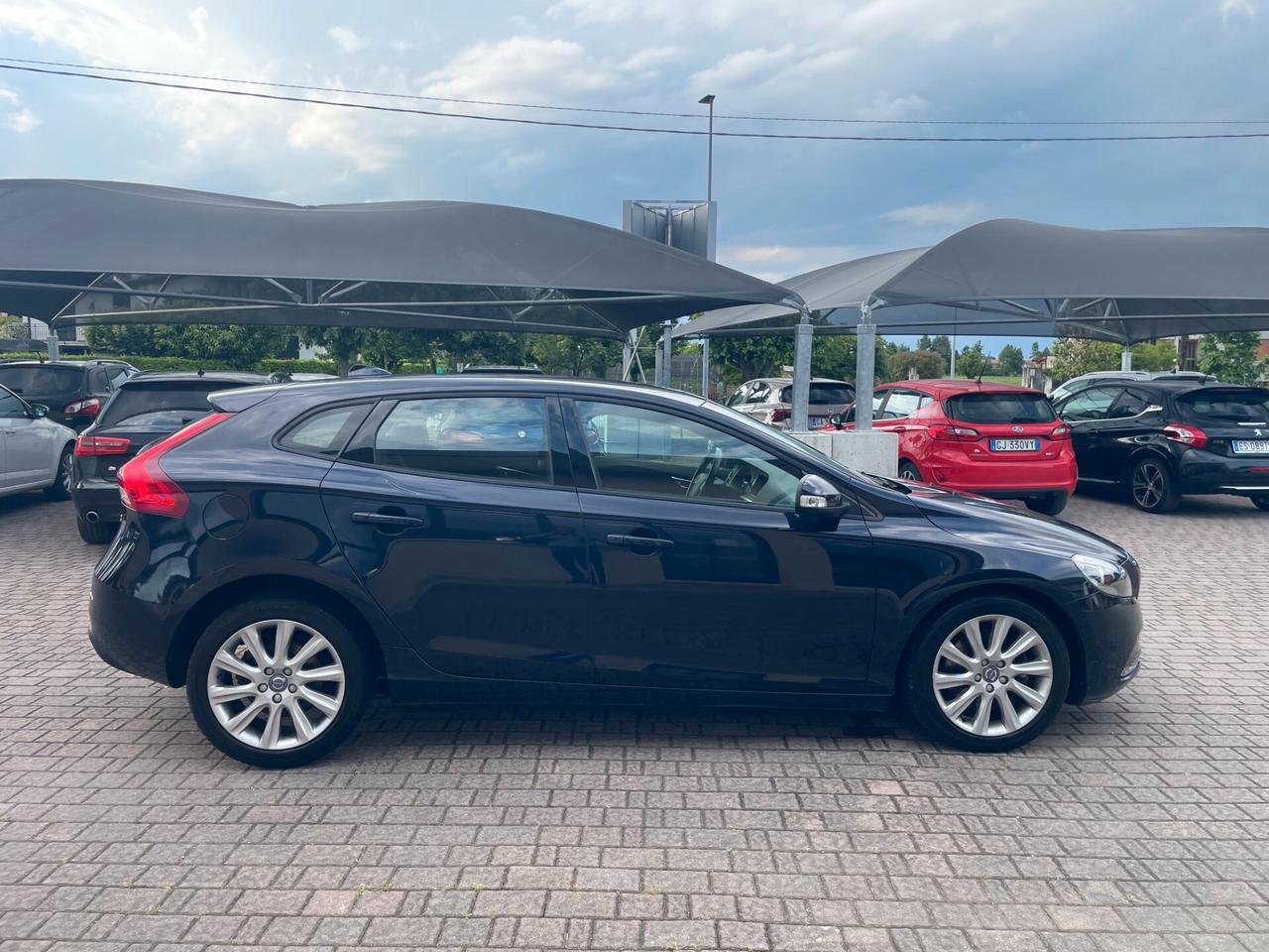 Volvo V40 D2 Geartronic Kinetic