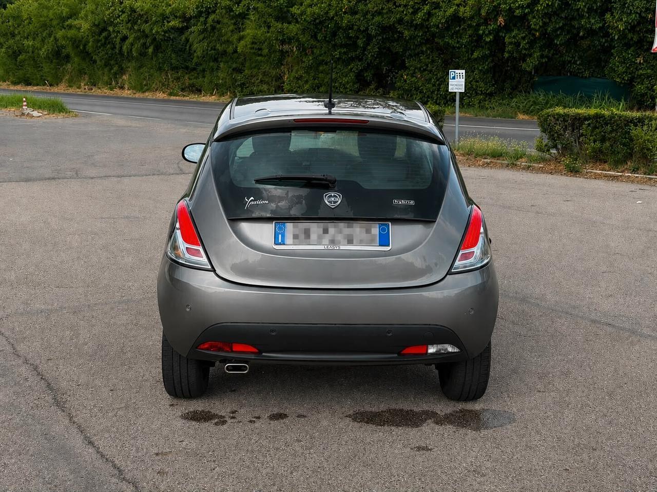 Lancia Ypsilon 1.0 FireFly 5 porte S&S Hybrid Silver