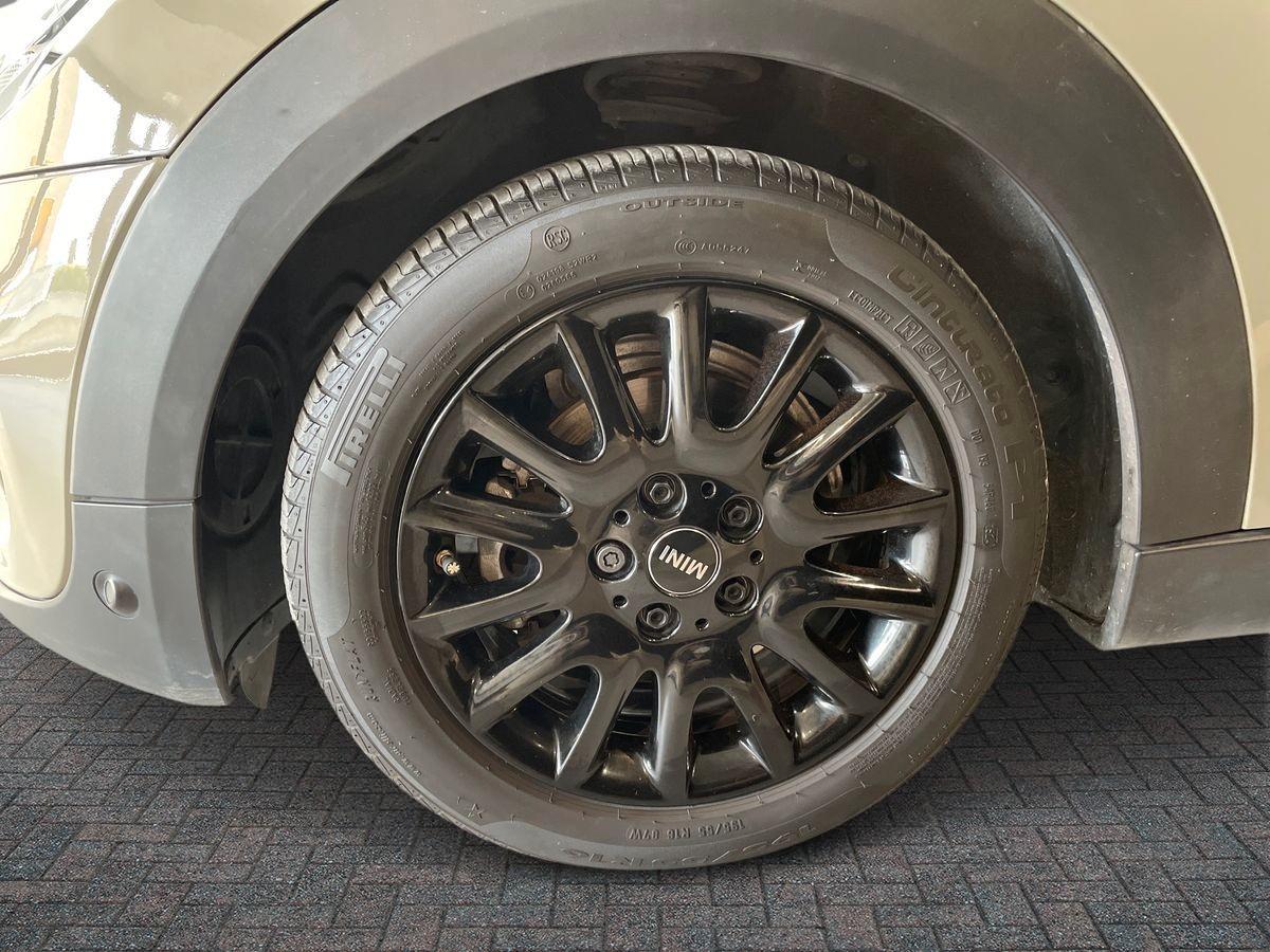 MINI Mini IV F55 2018 5p - Mini 5p 1.5 Cooper D Boost