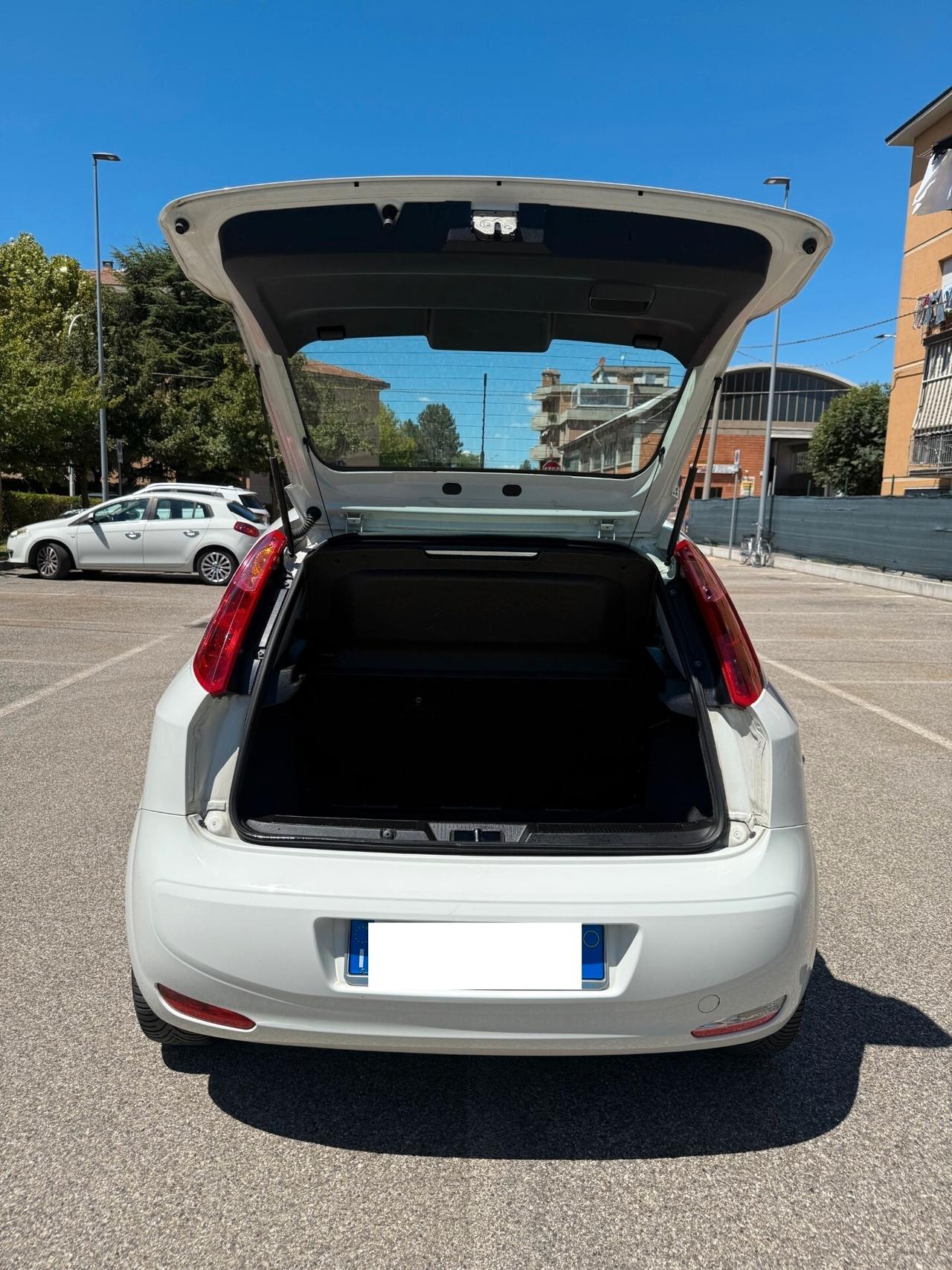 Fiat Punto 1.4 Gpl - NEOPATENTATI - 12 MESI DI GARANZIA -
